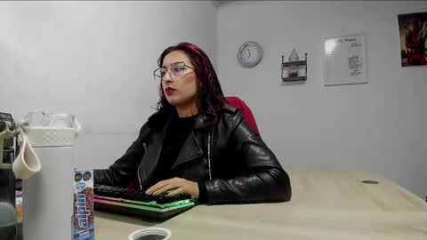 Snapshot of scarlett_sen chatting on February 2025 12:47:02 PM Mistress Scarlett online show from February 2025 12:47:02 PM