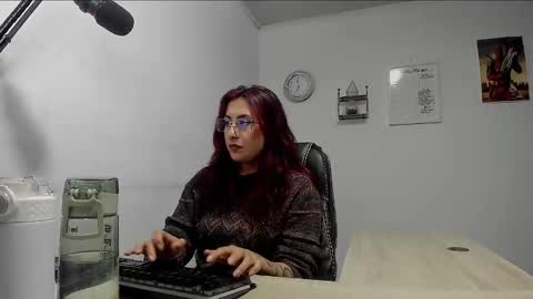 Snapshot of scarlett_sen chatting on February 2025 03:48:02 PM Mistress Scarlett online show from February 2025 03:48:02 PM