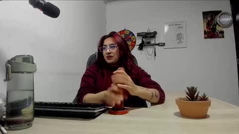 Snapshot of scarlett_sen chatting on March 2025 04:14:02 PM Mistress Scarlett online show from March 2025 04:14:02 PM