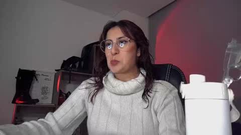 Snapshot of scarlett_sen chatting on September 2025 03:57:01 PM Mistress Scarlett online show from September 2025 03:57:01 PM