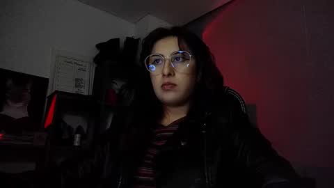 Snapshot of scarlett_sen chatting on October 2025 02:14:01 PM Mistress Scarlett online show from October 2025 02:14:01 PM