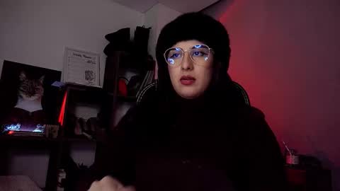 Snapshot of scarlett_sen chatting on October 2025 12:50:01 PM Mistress Scarlett online show from October 2025 12:50:01 PM