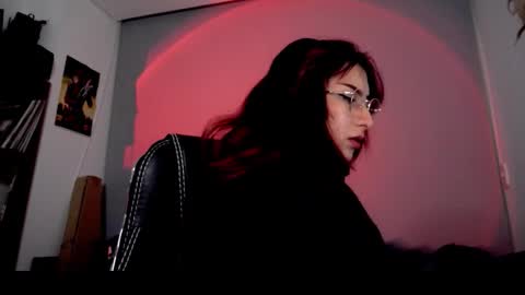 Snapshot of scarlett_sen chatting on October 2025 02:17:02 PM Mistress Scarlett online show from October 2025 02:17:02 PM