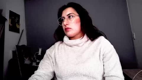 Snapshot of scarlett_sen chatting on November 2025 02:49:01 PM Mistress Scarlett online show from November 2025 02:49:01 PM