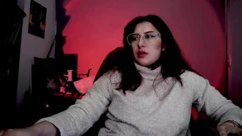 Snapshot of scarlett_sen chatting on November 2025 02:06:01 PM Mistress Scarlett online show from November 2025 02:06:01 PM