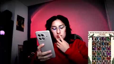 Snapshot of scarlett_sen chatting on December 2025 02:04:01 PM Mistress Scarlett online show from December 2025 02:04:01 PM