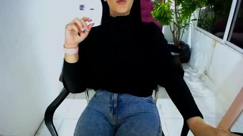 Snapshot of scarlett_sex2 chatting on September 2025 12:53:01 PM scarlet online show from September 2025 12:53:01 PM