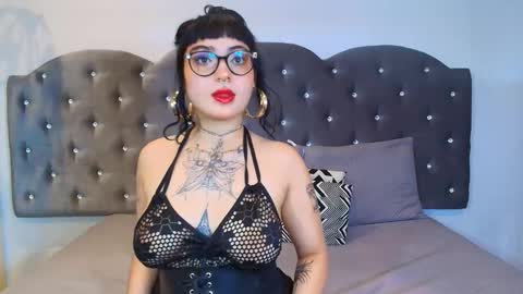 Snapshot of scarlett_venom_ chatting on February 2026 08:25:02 PM scarlett_venom_ online show from February 2026 08:25:02 PM