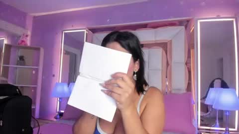 Snapshot of scarlette_15 chatting on June 2026 03:22:01 AM Scarlette online show from June 2026 03:22:01 AM