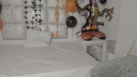 scarlette_js online show from October 2025 03:32:02 AM