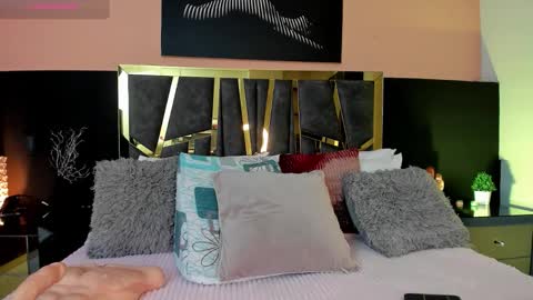 scarlettorres online show from December 2025 06:47:02 PM