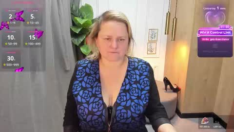 Snapshot of scarlettsoft chatting on December 2025 05:57:02 AM Scarlett online show from December 2025 05:57:02 AM