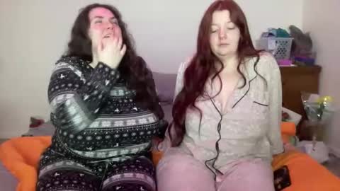 Snapshot of scarletttsinner chatting on January 2026 03:32:01 AM scarletttsinner online show from January 2026 03:32:01 AM