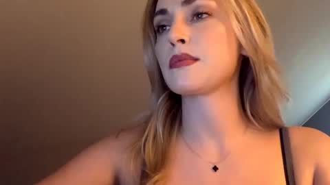 ScarlettxBlonde online show from April 2026 02:24:01 PM