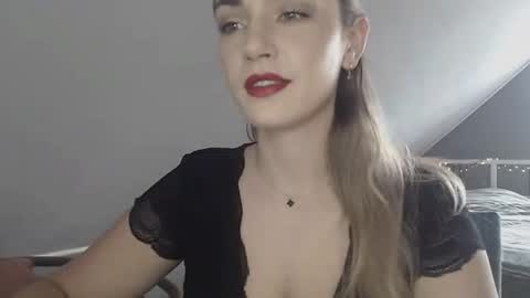 Snapshot of scarlettxblonde chatting on June 2026 06:15:01 AM ScarlettxBlonde online show from June 2026 06:15:01 AM