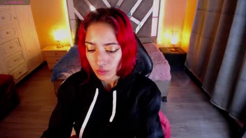 Snapshot of scarllett_bdsm chatting on December 2024 08:38:02 AM Scarllett online show from December 2024 08:38:02 AM