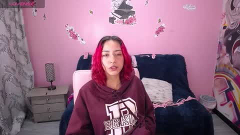 Snapshot of scarllett_bdsm chatting on January 2025 04:25:01 AM Scarllett online show from January 2025 04:25:01 AM