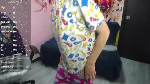 Snapshot of scarllett_bdsm chatting on February 2025 04:58:02 AM Scarllett online show from February 2025 04:58:02 AM