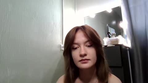 Snapshot of scented_elsa chatting on November 2025 11:42:02 AM Elsa online show from November 2025 11:42:02 AM