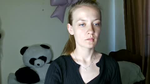 Snapshot of scented_elsa chatting on July 2026 10:21:02 AM Elsa online show from July 2026 10:21:02 AM