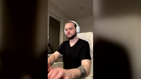 Charlie online show from May 2026 07:11:01 PM