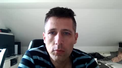 Snapshot of schnuckigeil chatting on February 2025 08:17:02 AM Dildomen online show from February 2025 08:17:02 AM