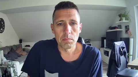 Snapshot of schnuckigeil chatting on September 2025 11:04:02 AM Dildomen online show from September 2025 11:04:02 AM