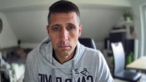 Snapshot of schnuckigeil chatting on November 2025 10:20:01 AM Dildomen online show from November 2025 10:20:01 AM