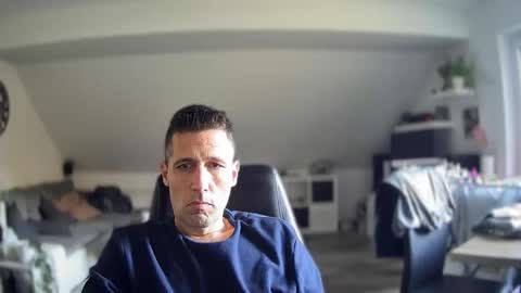 Snapshot of schnuckigeil chatting on November 2025 08:24:01 AM Dildomen online show from November 2025 08:24:01 AM