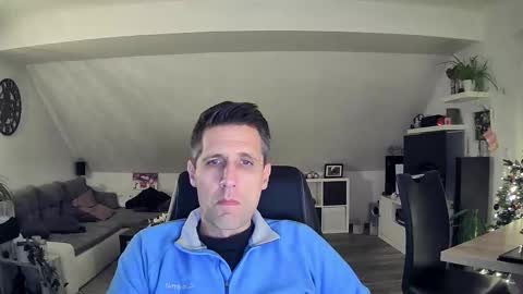 Snapshot of schnuckigeil chatting on December 2025 07:31:01 PM Dildomen online show from December 2025 07:31:01 PM