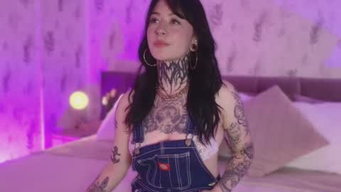 Scolw  online show from September 2025 08:21:01 PM