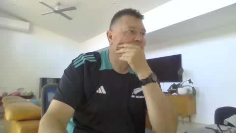 Snapshot of scoobs71 chatting on February 2026 01:48:01 AM Scoobs online show from February 2026 01:48:01 AM