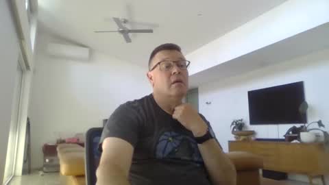 Snapshot of scoobs71 chatting on February 2026 04:28:02 AM Scoobs online show from February 2026 04:28:02 AM