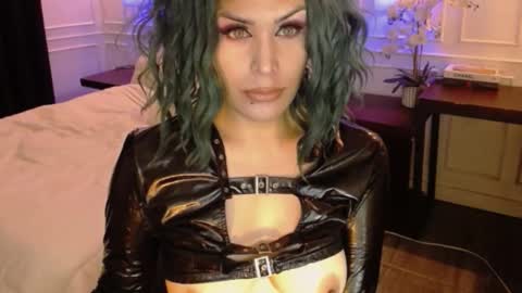 screendoll online show from February 2025 07:04:01 PM