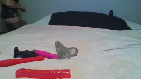 Snapshot of sdbeachfreaks chatting on December 2024 07:07:01 AM SDBeachfreaks online show from December 2024 07:07:01 AM