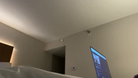 seanjohnsen online show from November 2025 06:13:01 AM