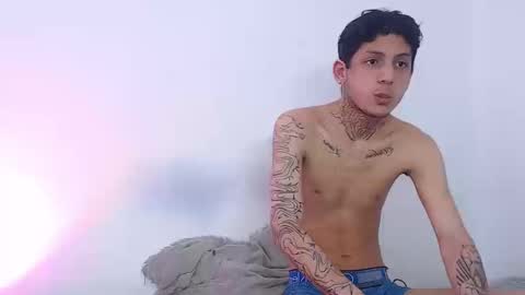 Snapshot of sebas_and_mila chatting on March 2026 04:54:01 PM CAMILA Y SEBASTIAN online show from March 2026 04:54:01 PM