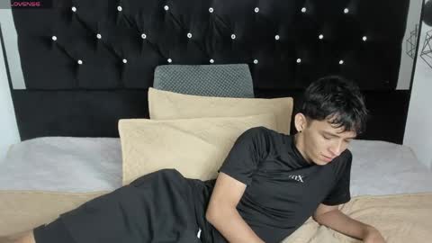 Sebastian Alvarez online show from May 2026 02:17:02 AM