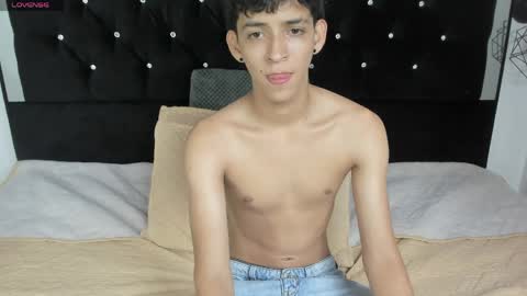 Sebastian Alvarez online show from May 2026 01:44:01 AM
