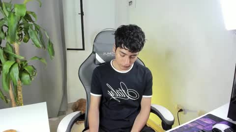 Snapshot of sebas_rosse chatting on March 2026 03:28:02 PM sebastian online show from March 2026 03:28:02 PM