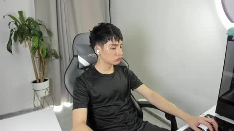 Snapshot of sebas_rosse chatting on April 2026 03:50:01 PM sebastian online show from April 2026 03:50:01 PM