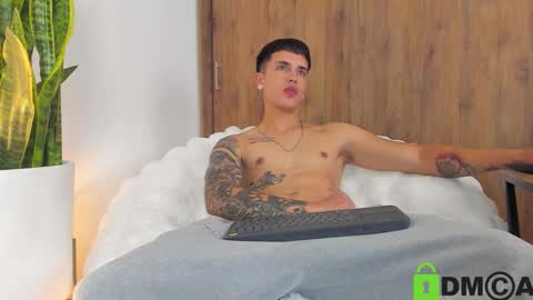 Snapshot of sebas_w01 chatting on March 2026 01:57:01 AM sebastian online show from March 2026 01:57:01 AM