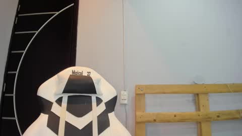 Snapshot of sebastian_0422 chatting on January 2025 11:23:01 PM sebastian 0422 online show from January 2025 11:23:01 PM