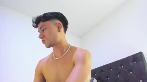 Snapshot of sebastian_dash chatting on February 2025 12:30:01 AM SEBAS online show from February 2025 12:30:01 AM