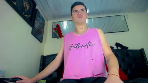 Snapshot of sebastian_loaiza chatting on November 2025 08:07:01 PM Sebastian online show from November 2025 08:07:01 PM