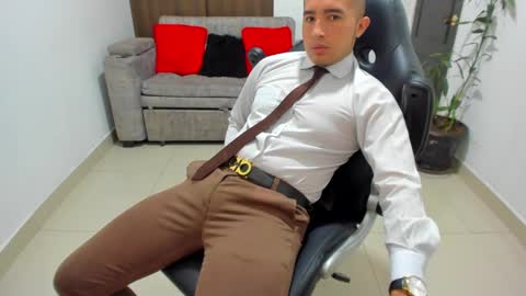 Snapshot of sebastian_oconnor77 chatting on January 2025 03:58:01 PM juan sebastian online show from January 2025 03:58:01 PM