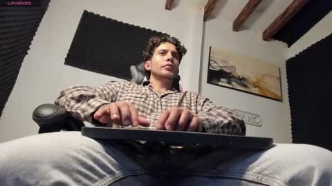 Snapshot of sebastianortizm chatting on March 2026 01:25:01 AM Lucian Sinclair online show from March 2026 01:25:01 AM