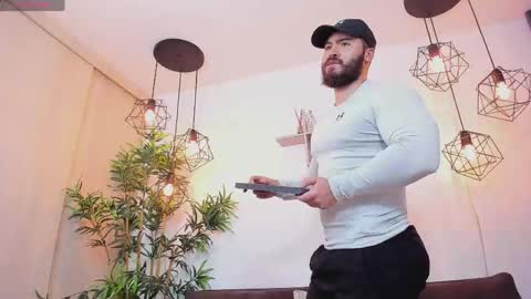Instagram jeanpaulfit  online show from May 2026 11:09:01 PM