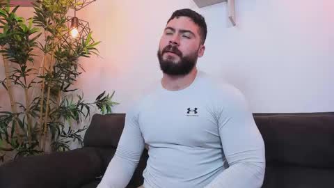 Instagram jeanpaulfit  online show from May 2026 08:36:02 PM