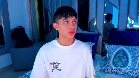 Snapshot of sebax_00 chatting on September 2025 07:59:01 PM Sebastian online show from September 2025 07:59:01 PM